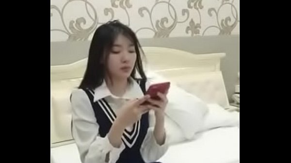 Thằng anh khốn nạn quay lén con em gái đang thay đồ